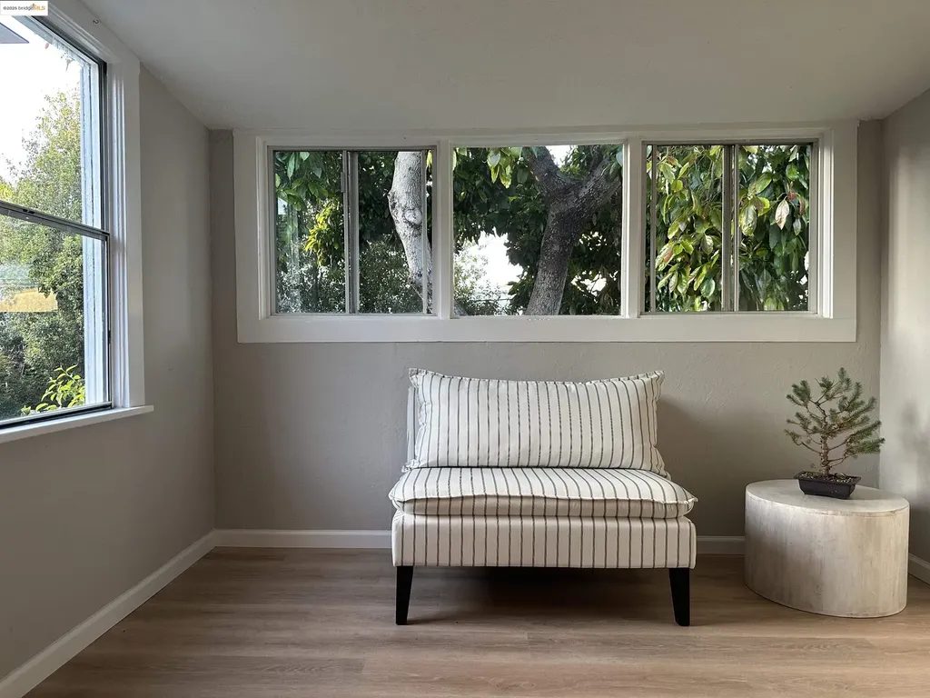 2628 School Street Oakland CA 94602