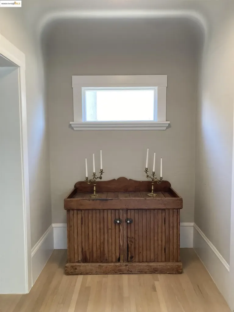 2628 School Street Oakland CA 94602