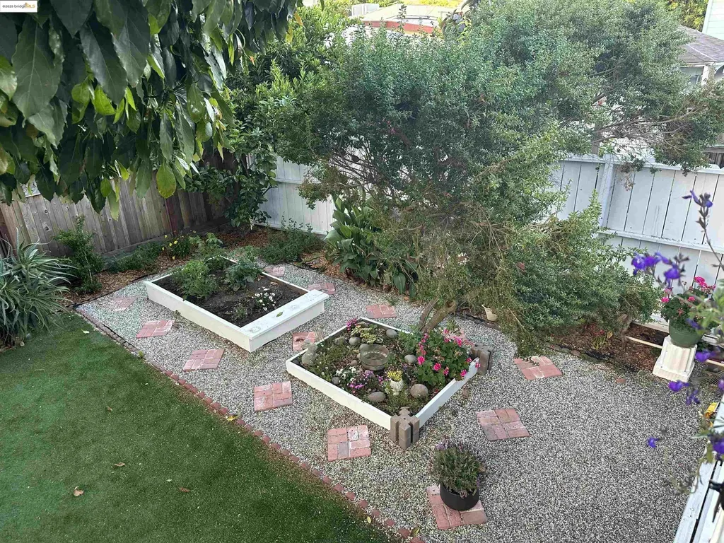 2628 School Street Oakland CA 94602