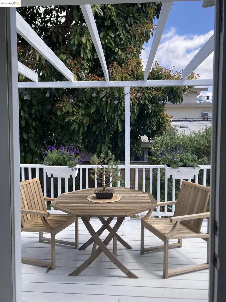 2628 School Street Oakland CA 94602