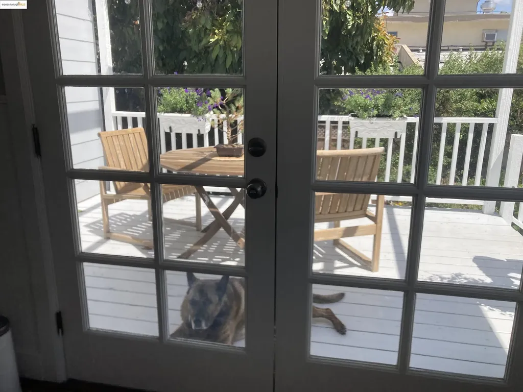 2628 School Street Oakland CA 94602