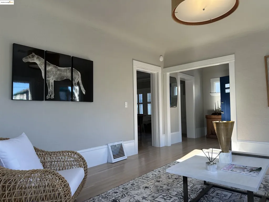 2628 School Street Oakland CA 94602