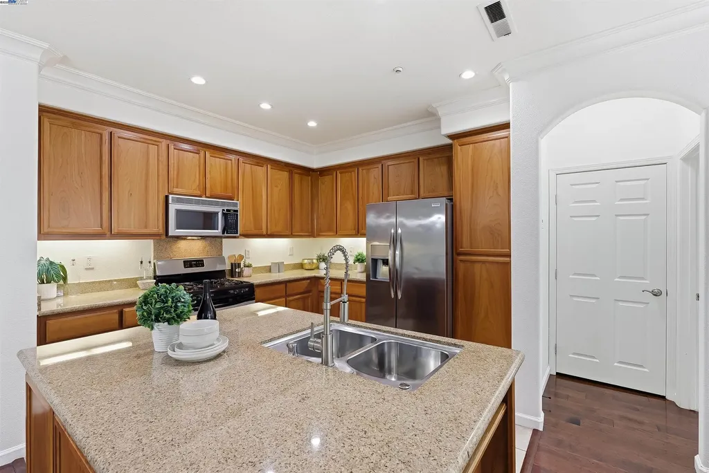 4126 Clarinbridge Circle Dublin CA 94568
