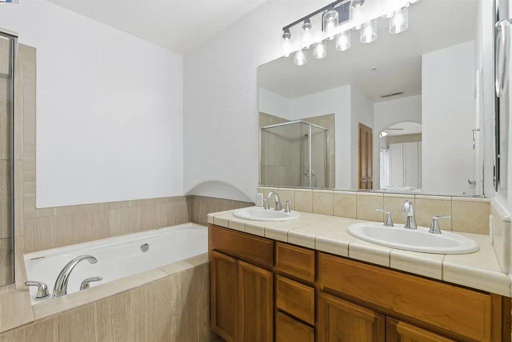 4126 Clarinbridge Circle Dublin CA 94568