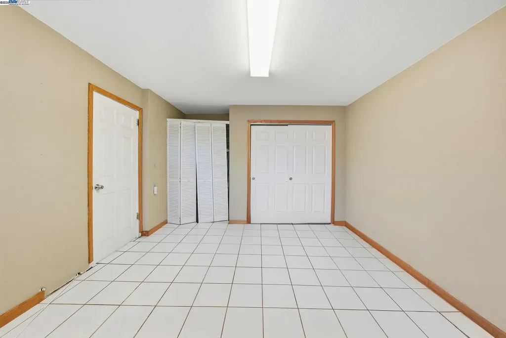 10507 Russet Street Oakland CA 94603