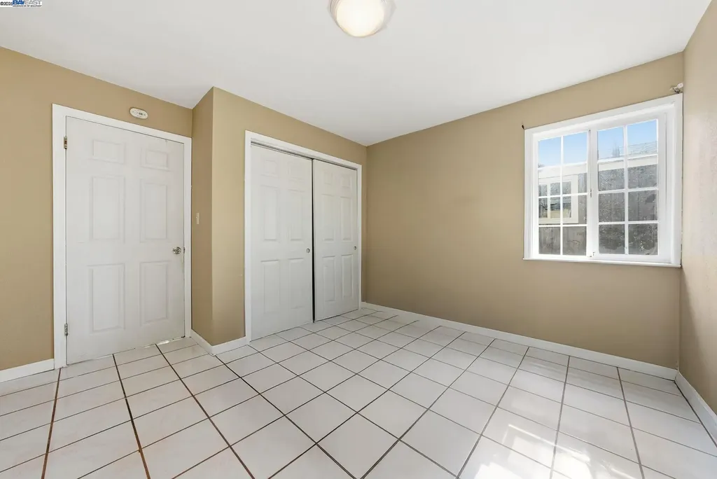 10507 Russet Street Oakland CA 94603