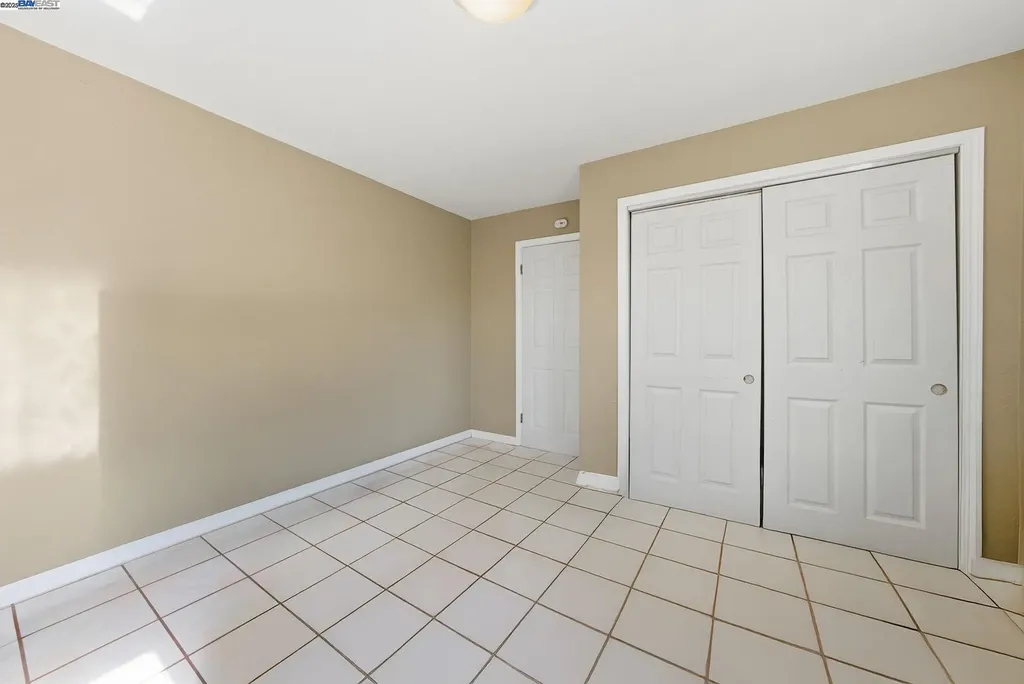 10507 Russet Street Oakland CA 94603