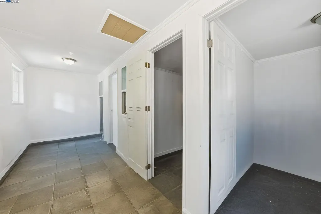 10507 Russet Street Oakland CA 94603