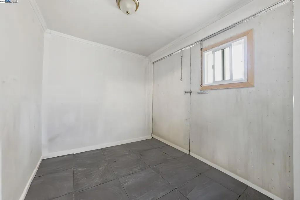 10507 Russet Street Oakland CA 94603