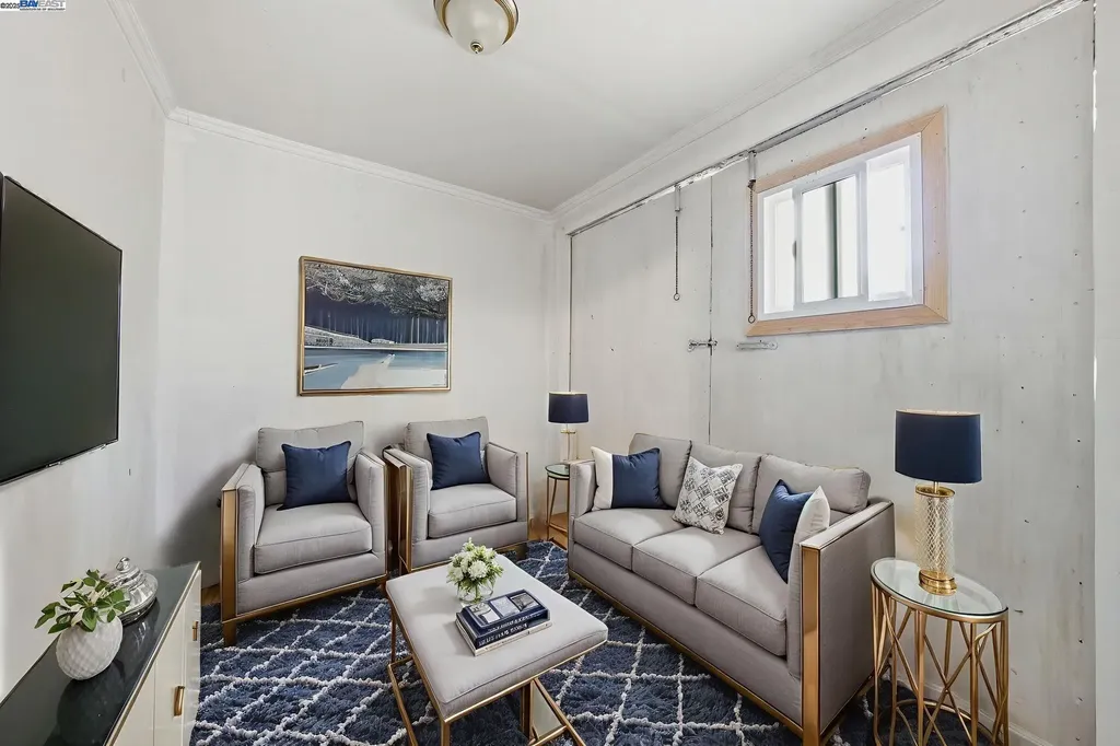 10507 Russet Street Oakland CA 94603