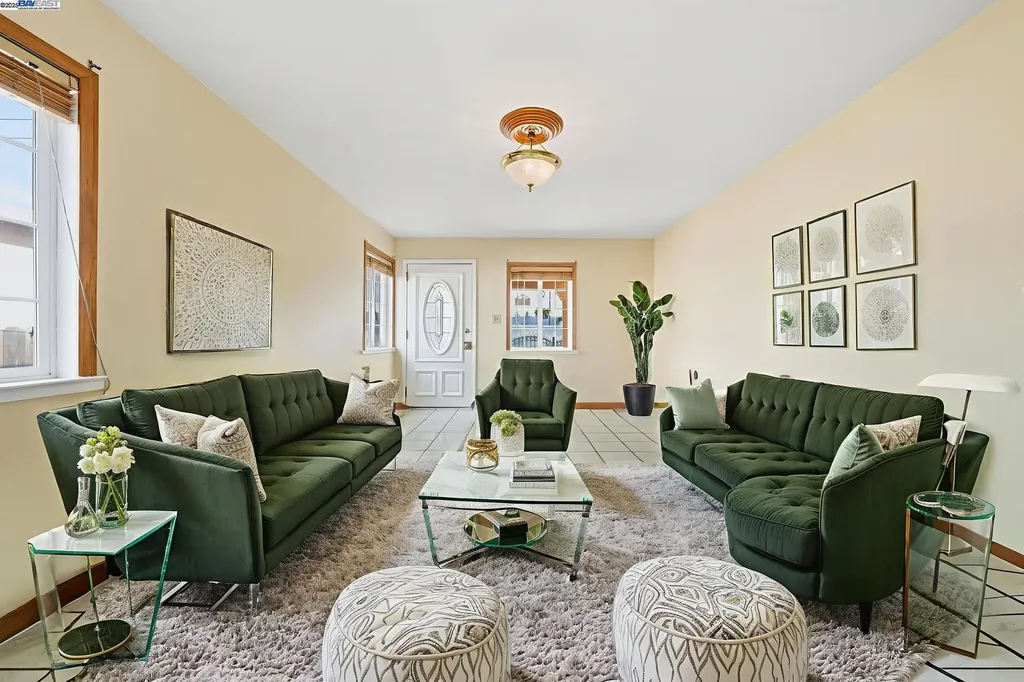 10507 Russet Street Oakland CA 94603