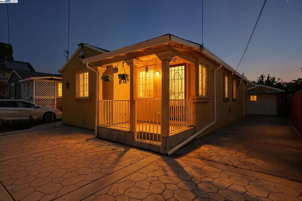 10507 Russet Street Oakland CA 94603