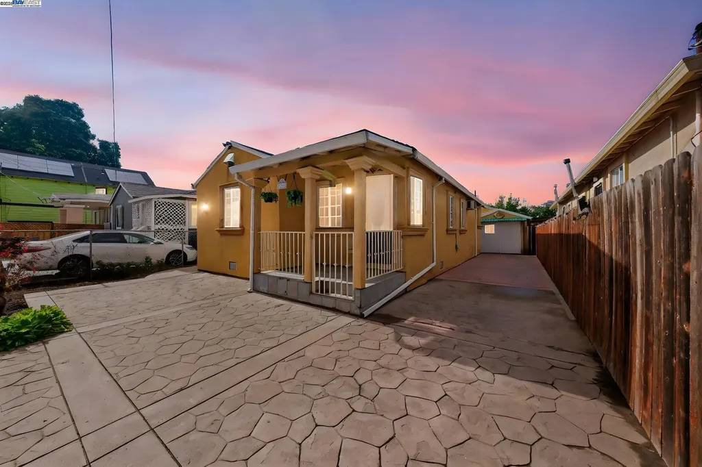 10507 Russet Street Oakland CA 94603