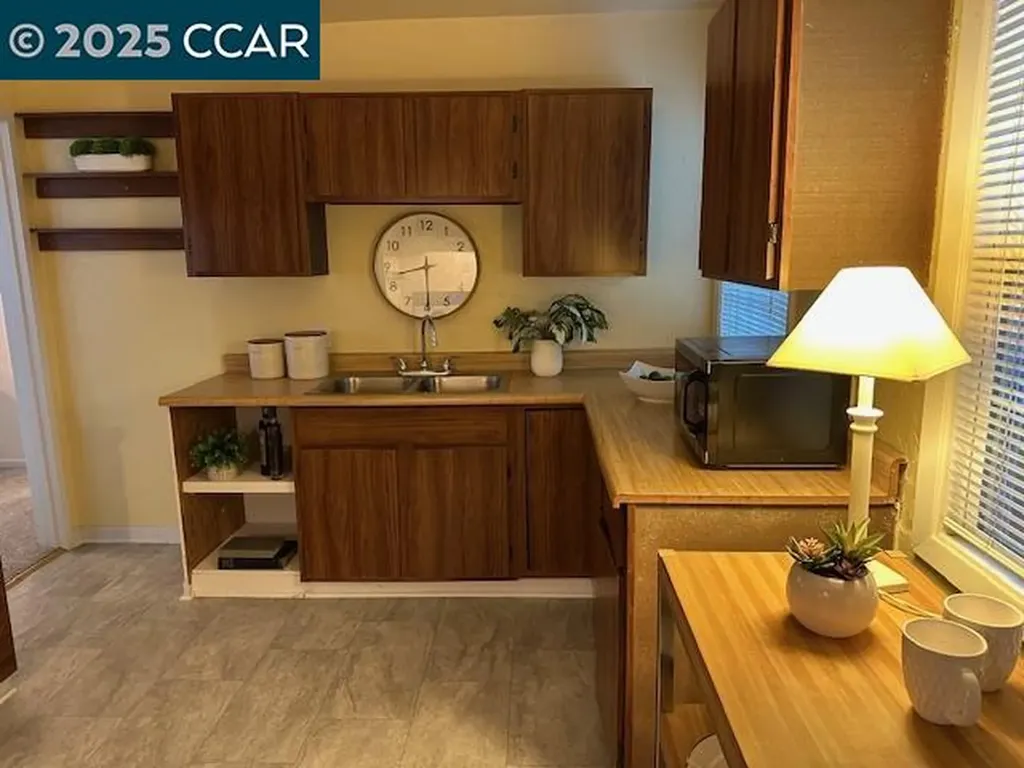 2376 Bush Avenue Richmond CA 94806