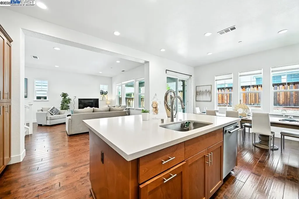 2100 Carbondale Dublin CA 94568