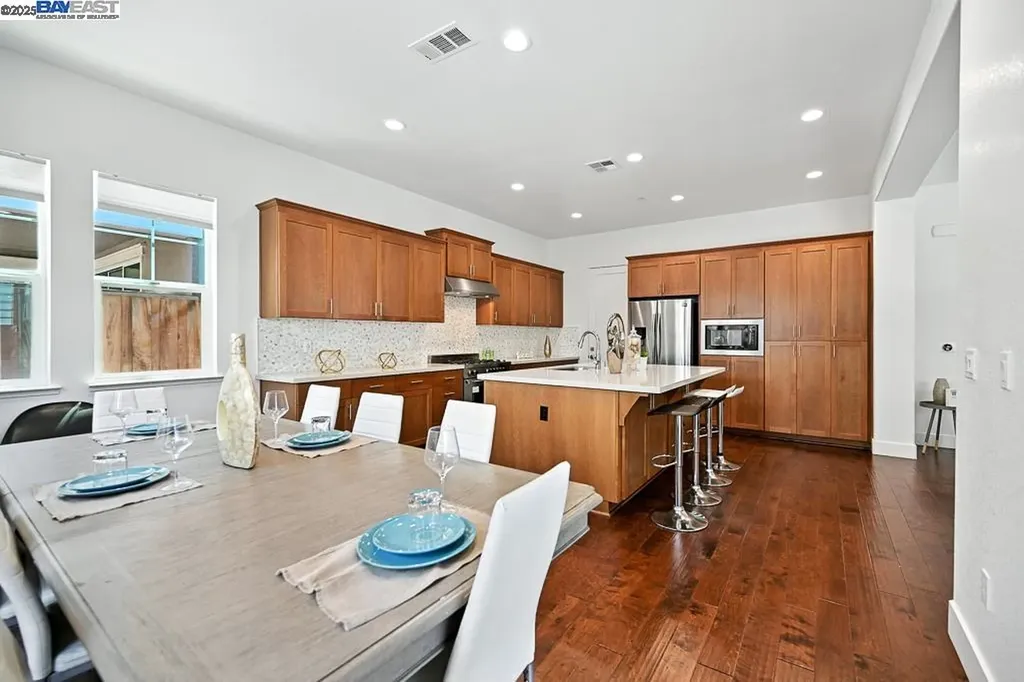 2100 Carbondale Dublin CA 94568