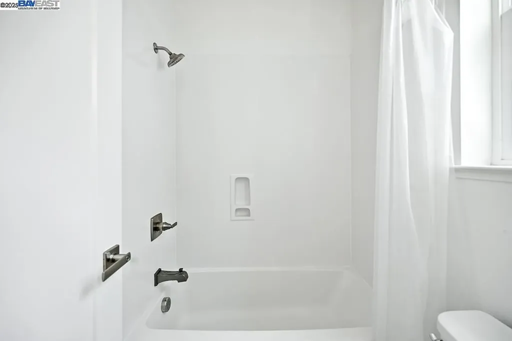 2100 Carbondale Dublin CA 94568