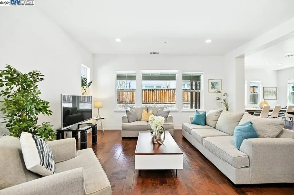 2100 Carbondale Dublin CA 94568