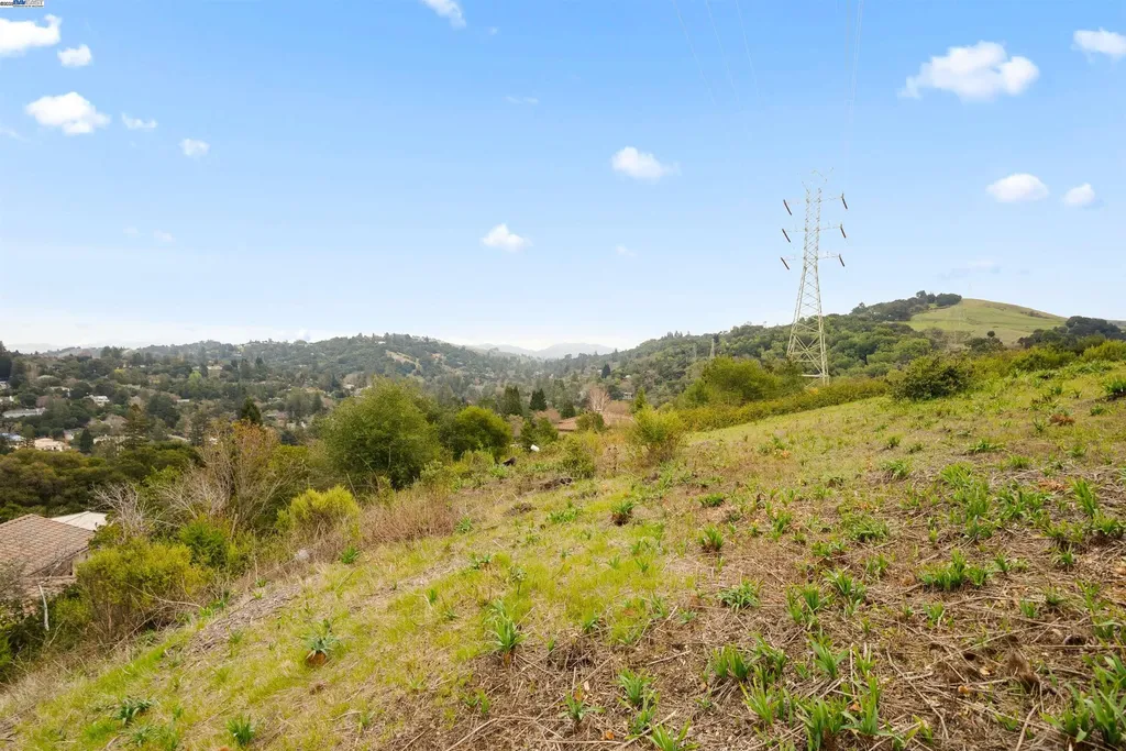 20 Oak Court Orinda CA 94563