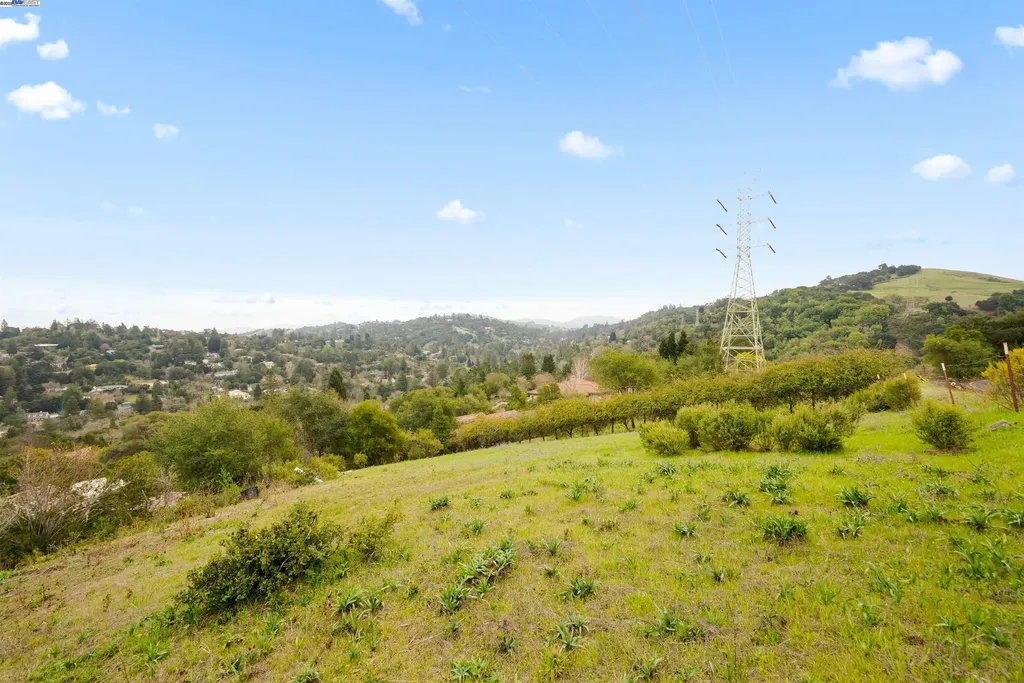 20 Oak Court Orinda CA 94563