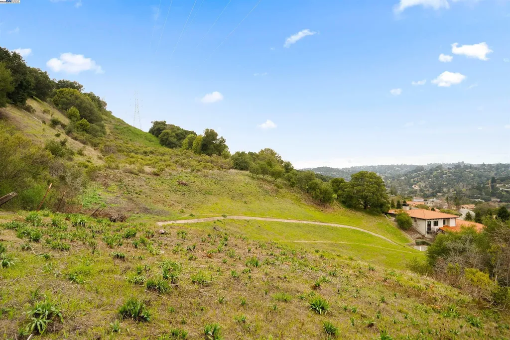 20 Oak Court Orinda CA 94563