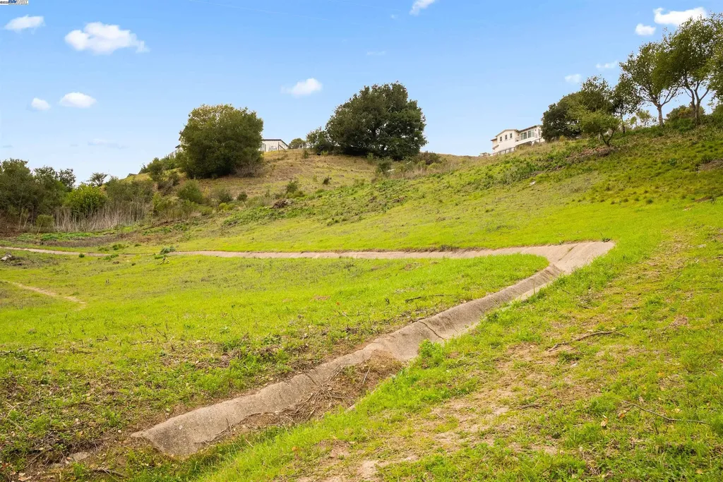 20 Oak Court Orinda CA 94563