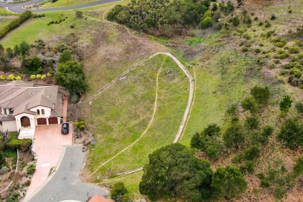 20 Oak Court Orinda CA 94563