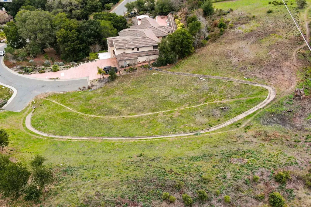 20 Oak Court Orinda CA 94563