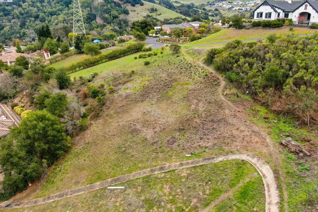 20 Oak Court Orinda CA 94563
