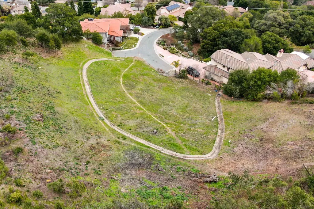 20 Oak Court Orinda CA 94563