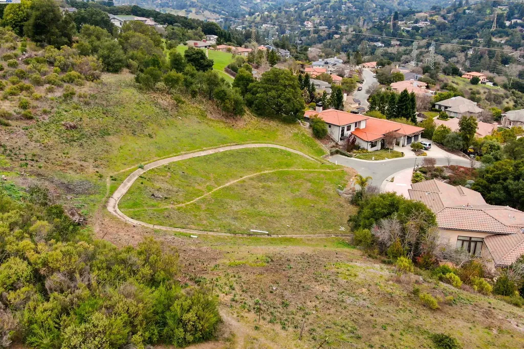 20 Oak Court Orinda CA 94563