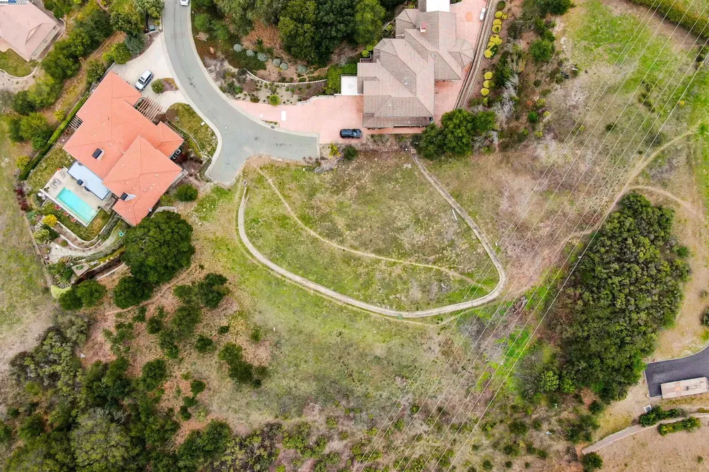 20 Oak Court Orinda CA 94563