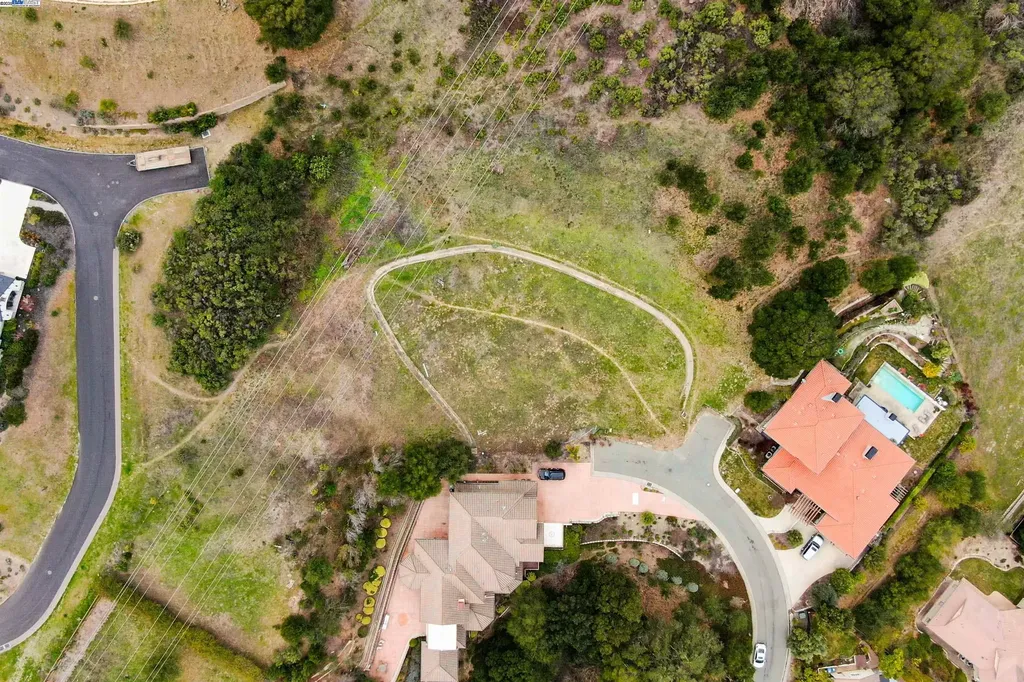 20 Oak Court Orinda CA 94563