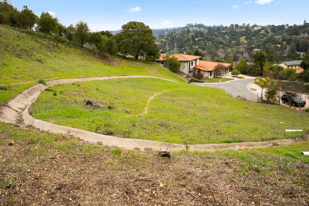 20 Oak Court Orinda CA 94563
