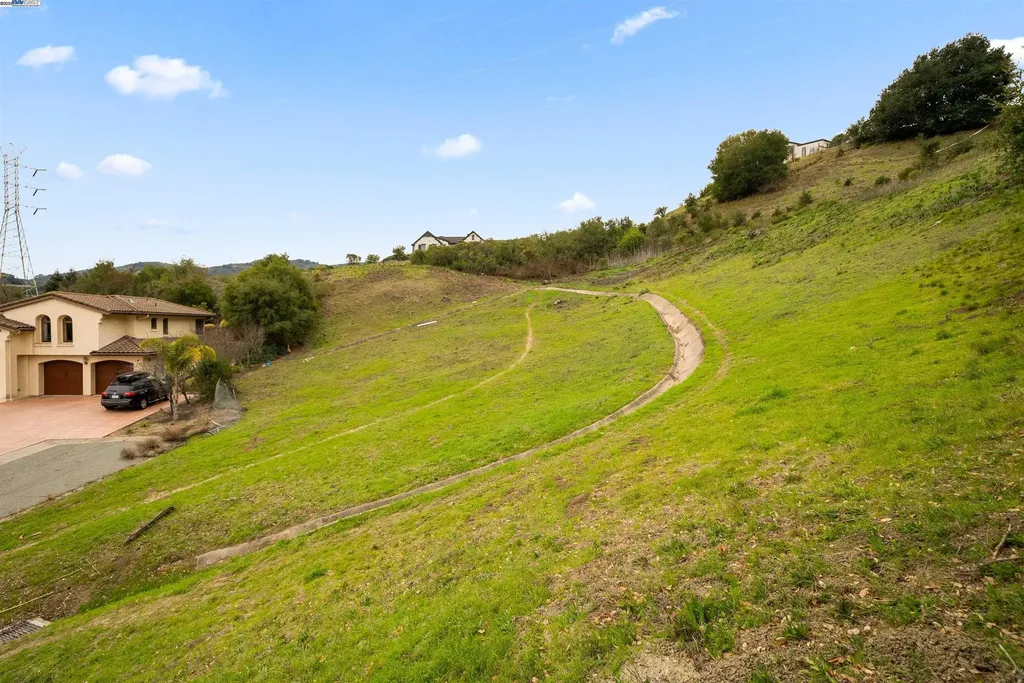 20 Oak Court Orinda CA 94563