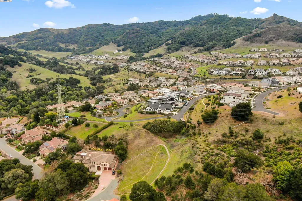 20 Oak Court Orinda CA 94563