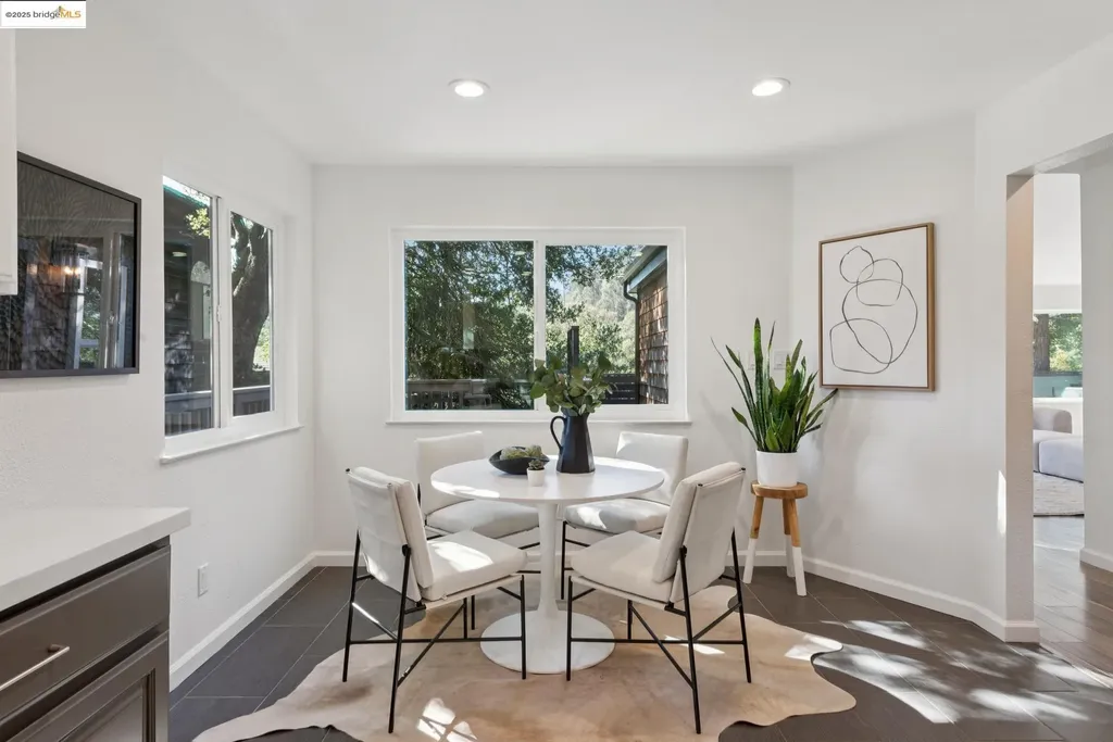 6520 Heather Ridge Way Oakland CA 94611