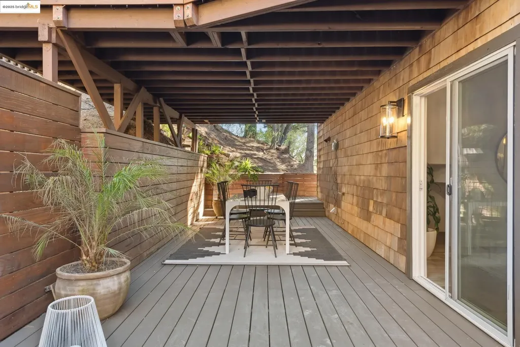 6520 Heather Ridge Way Oakland CA 94611