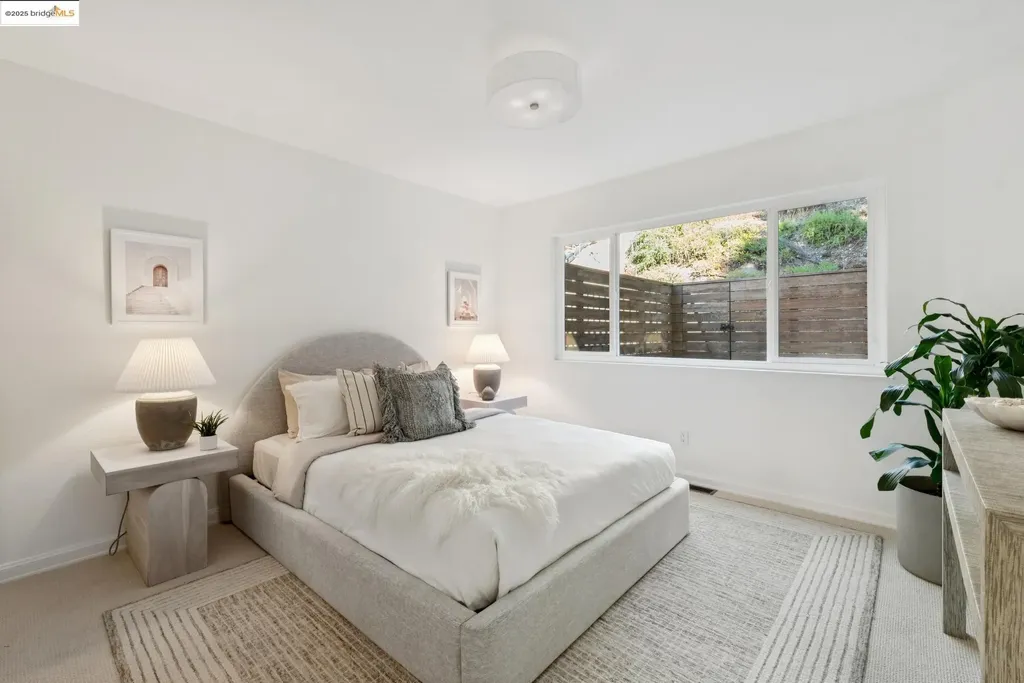 6520 Heather Ridge Way Oakland CA 94611