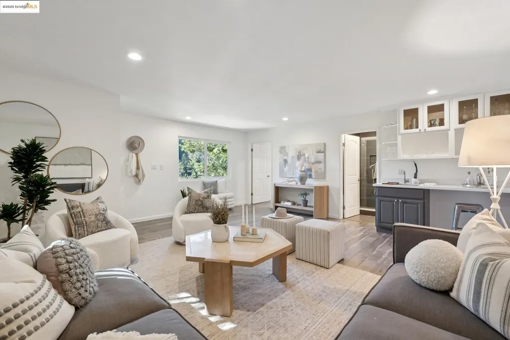 6520 Heather Ridge Way Oakland CA 94611