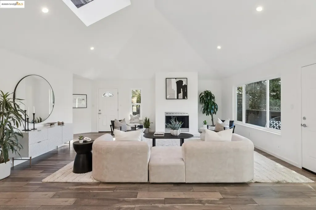 6520 Heather Ridge Way Oakland CA 94611