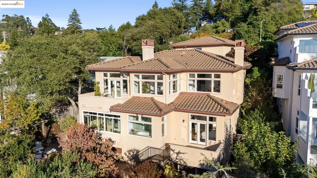 Oakland CA, 16032 Broadway Terrace