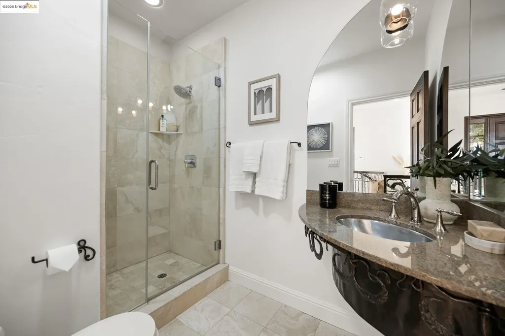 16032 Broadway Terrace Oakland CA 94611