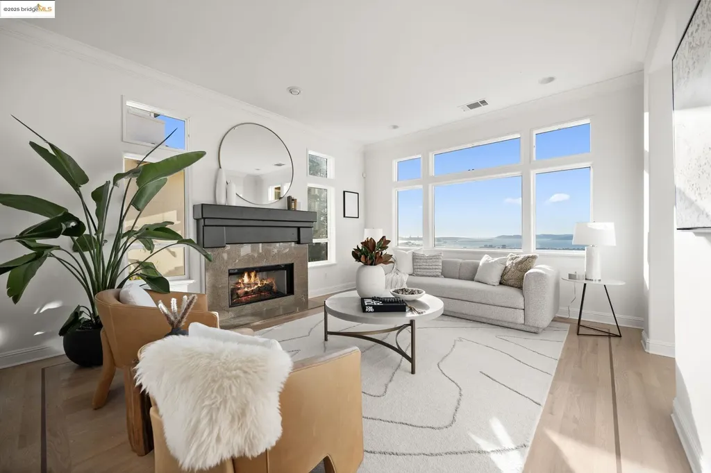 16032 Broadway Terrace Oakland CA 94611