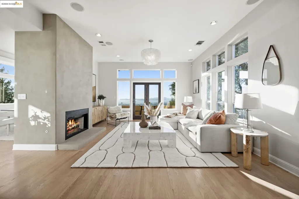 16032 Broadway Terrace Oakland CA 94611