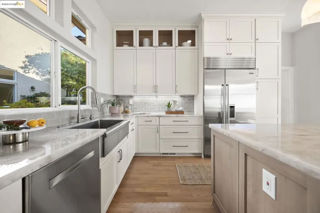 16032 Broadway Terrace Oakland CA 94611