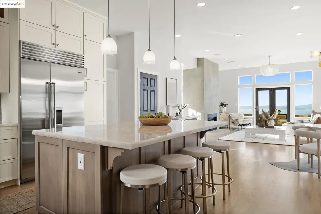 16032 Broadway Terrace Oakland CA 94611