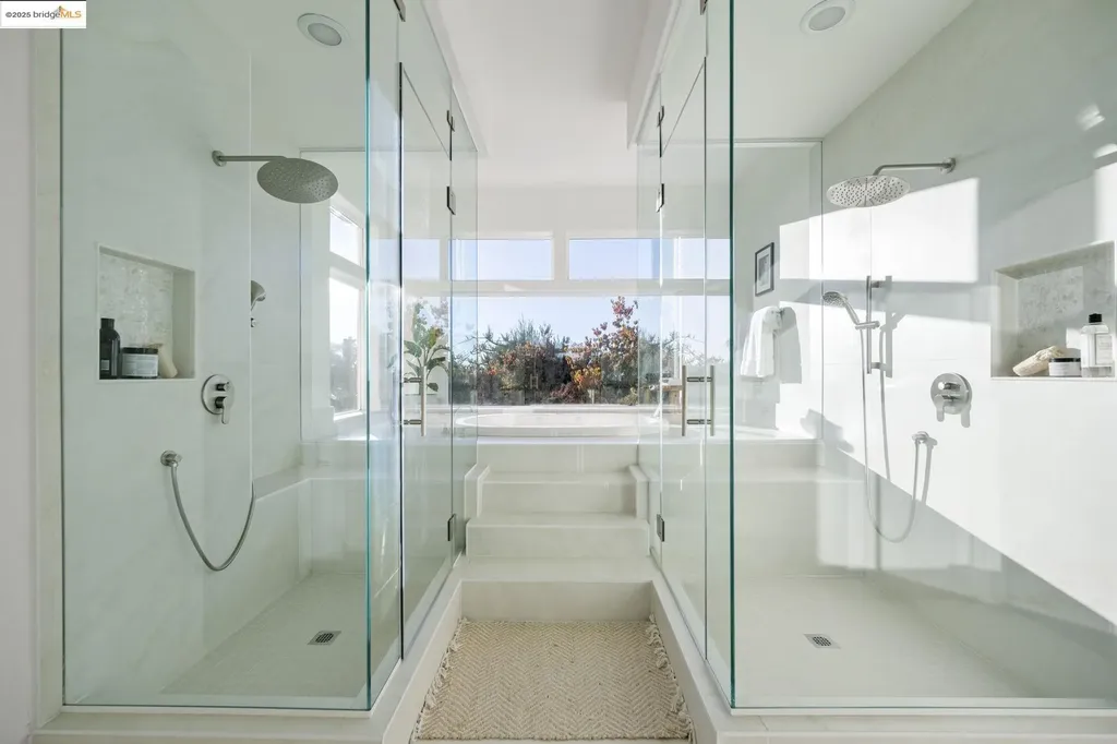 16032 Broadway Terrace Oakland CA 94611