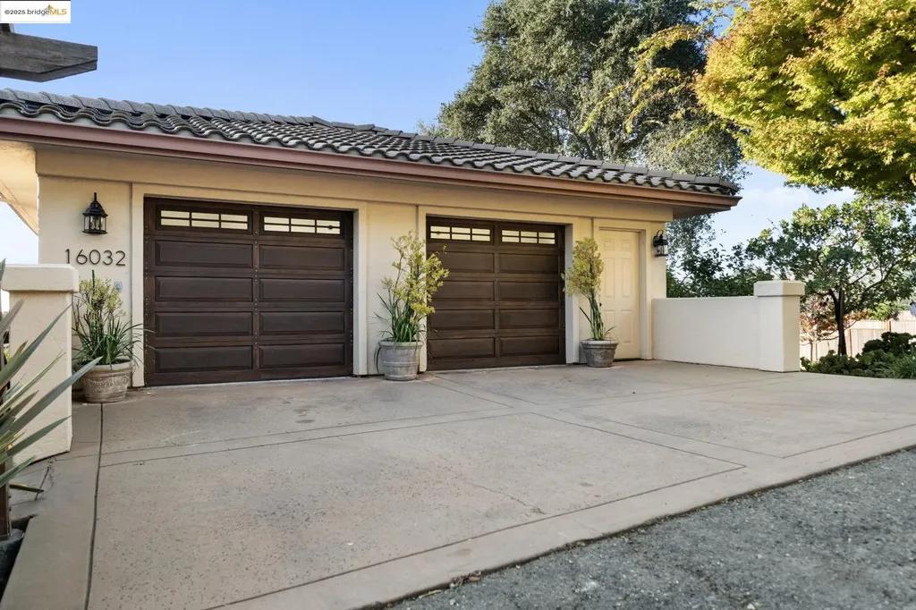 16032 Broadway Terrace Oakland CA 94611