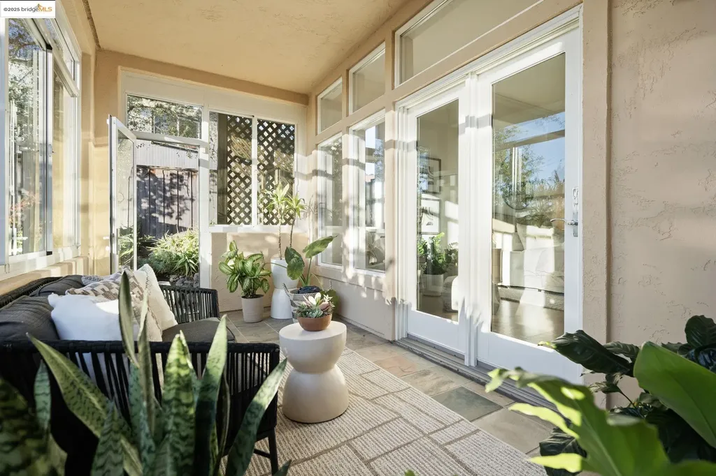 16032 Broadway Terrace Oakland CA 94611